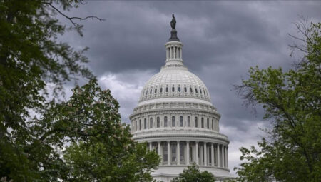 ABD Senatosu, trilyon dolarlık vergi indirimi tasarısını kabul etti