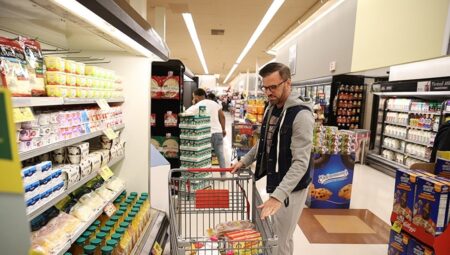 ABD’de tüketici itimat endeksi düşmeye devam etti