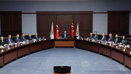AK Parti’nin birinci MYK toplantısında neler konuşuldu? İşte toplantının ayrıntıları