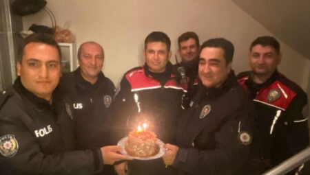 Arbede ihbarına giden polislere tatlı sürprizi