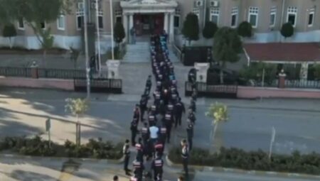 Bakan Yerlikaya duyurdu: ‘Organize kabahat örgütü üyesi 41 kuşkulu yakalandı’