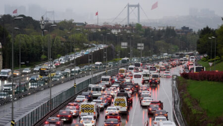 Bayram tatili bitti, İstanbul trafiği kilitlendi! Yoğunluk yüzde 87’yi gördü
