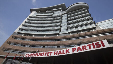 CHP, 2 kanun ve 4 Cumhurbaşkanlığı kararnamesinin iptalini istedi