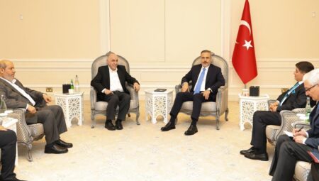 Dışişleri Bakanı Fidan, Hamas Şura Meclisi Lideri Derviş ile Katar’da görüştü