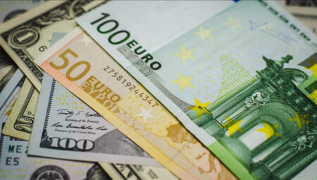 Dolarda kıymet kaybı sürüyor: Euro 3 yılın zirvesinde!