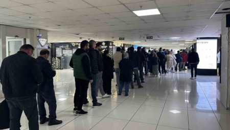 Ekmek değil altın kuyruğu! Halk Kuyumcukent’e akın etti