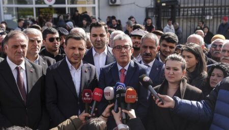 Ekrem İmamoğlu’nun ‘ihaleye fesat karıştırma’ kabahatinden yargılandığı dava ertelendi