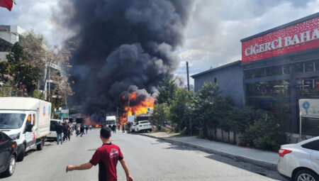 İkitelli OSB’de kimya deposunda büyük yangın