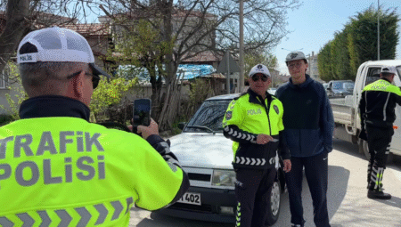 ‘İlk defa çevirmeye girdim’ dedi, hatıra fotoğrafı çektirdi