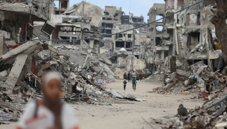 İsrail’in Gazze’de yerinden edilen Filistinlilerin çadırlarına düzenlediği hücumda 10 kişi öldü