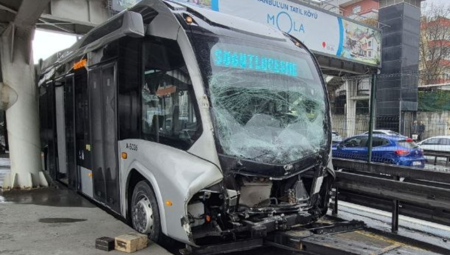 İstanbul Avcılar’da metrobüs kazası! 16 kişi yaralandı