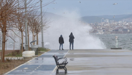 İstanbul Valiliğinden fırtına uyarısı