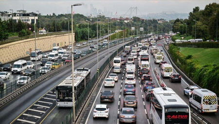İstanbul’da haftanın birinci iş gününde trafik yoğunluğu yaşanıyor
