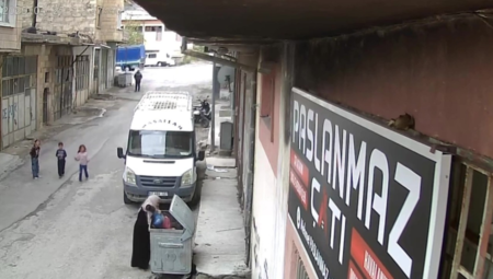 Nevşehir’de 2 yaşındaki çocuk balkondan çöp konteynerine düştü