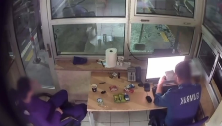 Rüşvetçi 23 gümrük koruma memuru tutuklandı