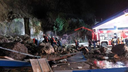 Samsun’da heyelan:  Baba ve iki çocuğu hayatını kaybetti