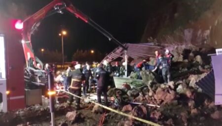 Samsun’da heyelan: Enkaz altında kalanlar var