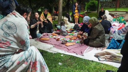 Sarsıntının akabinde İstanbullular geceyi sokakta geçirdi