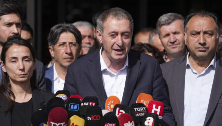 Sırrı Süreyya Öncü’nün sıhhat durumuna ait son bilgiyi DEM Partili Bakırhan paylaştı