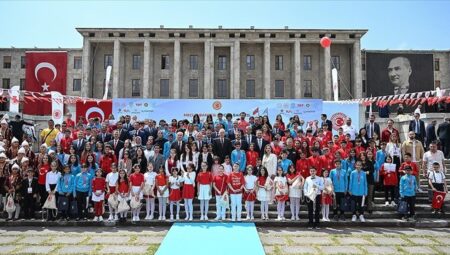 TBMM’deki 23 Nisan aktifliklerine rekor ziyaretçi