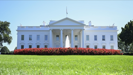 Trump’a yapılan suikast teşebbüsü tasviri tablosu Beyaz Saray duvarında asıldı