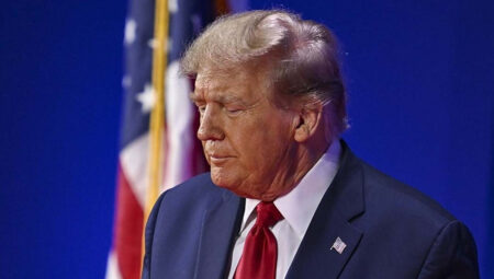 Trump’tan Suudi Arabistan’a 100 milyar dolarlık yeni silah paketi argümanı