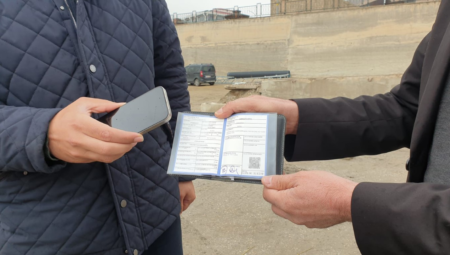 Van’da bir garip ticaret! Ver telefonu al minibüsü…