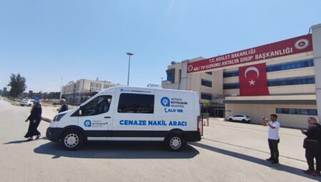 Yakalanacağını anlayınca evvel arkadaşını vurdu sonra intihar etti