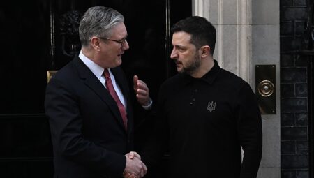 Zelenski ve Starmer, Roma’da görüştü