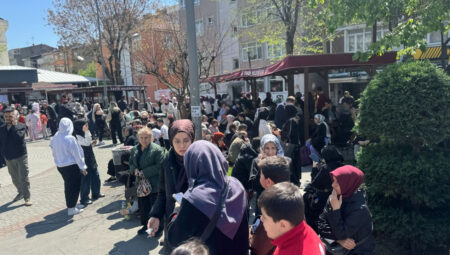 Zelzele sırasında yüksekten atlayan 151 kişi yaralandı