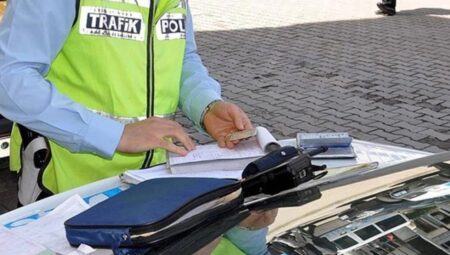 10 yıldır garajda bekleyen araca ceza yazılmıştı: Olayın aslı belirli oldu