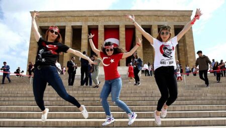 19 Mayıs resmi tatil mi? 19 Mayıs’ta okullar var mı, üniversiteler tatil mi?