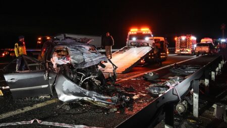 Ankara-Niğde Otoyolu’nda iki araba baş başa çarpıştı: 4 meyyit, 1 yaralı