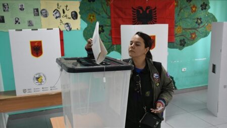 Arnavutluk’taki genel seçim! 3,7 milyon seçmen sandık başında
