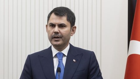 Bakan Kurum: Yıl sonuna kadar tüm depremzedeler konutlarına kavuşacak