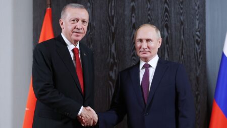 Cumhurbaşkanı Erdoğan, Putin ile görüştü: Müzakerelere mesken sahipliği yapmaya hazırız