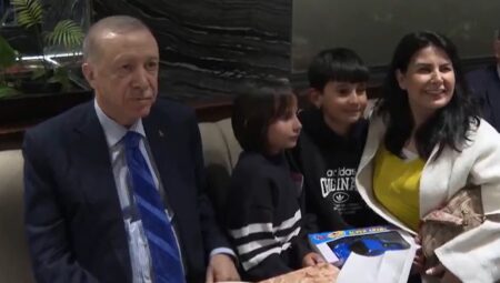 Cumhurbaşkanı Erdoğan’dan sürpriz kafe ziyareti