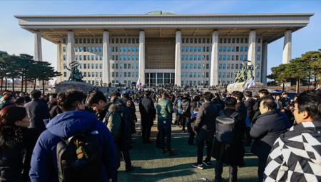 Güney Kore’de yeni kriz! Azil oylamasından dakikalar evvel istifa eden Maliye Bakanı’nın yerine Eğitim Bakanı atandı