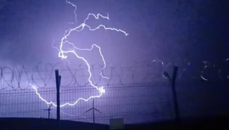 Meteoroloji uyarmıştı… Tokat’a yıldırım düştü, dolu yağdı