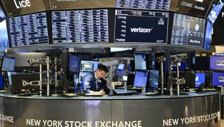New York borsası güne dalgalı başladı