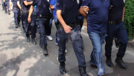 Organize kabahat örgütlerine yönelik operasyonlarda 71 zanlı gözaltına alındı