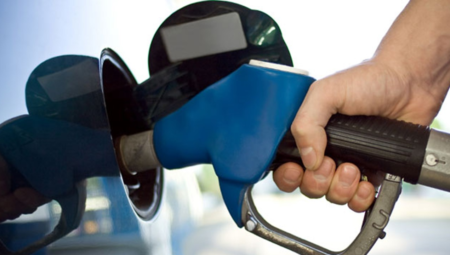 ŞİMDİKİ AKARYAKIT FİYATLARI: Akaryakıt kaç TL? Motorin fiyatları ne kadar? LPG’nin litresi kaç lira oldu? (3 Mayıs 2025)