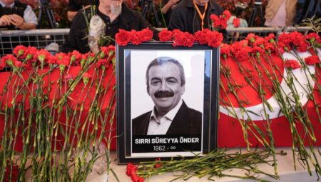 Sırrı Süreyya Öncü’ye veda: Son seyahatine uğurlanıyor