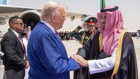 Tarihin en büyük savunma muahedesi: ABD ile Suudi Arabistan 142 milyar dolarlık mutabakata vardı