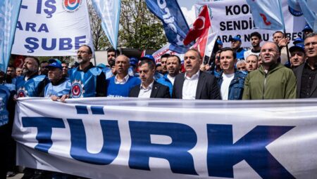 Türk-İş’ten Hazine ve Maliye Bakanlığı önünde basın açıklaması: İşçilerin gayreti sürüyor