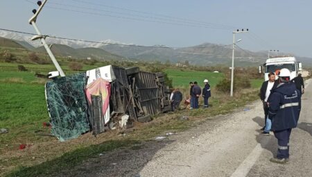 Van’da yolcu otobüsü devrildi: 28 kişi yaralandı