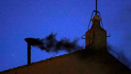 Vatikan’da yapılan birinci çeşit oylamada yeni papa seçilemedi