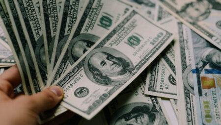 ABD’li banka Morgan Stanley, dolarda yüzde 9 düşüş beklediğini açıkladı