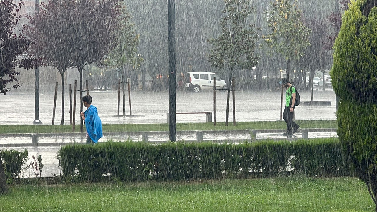 Batı Karadeniz’de sel ve su baskını uyarısı