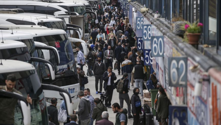 Bayram öncesi otobüs biletleri tükendi, ek seferler devreye alınıyor